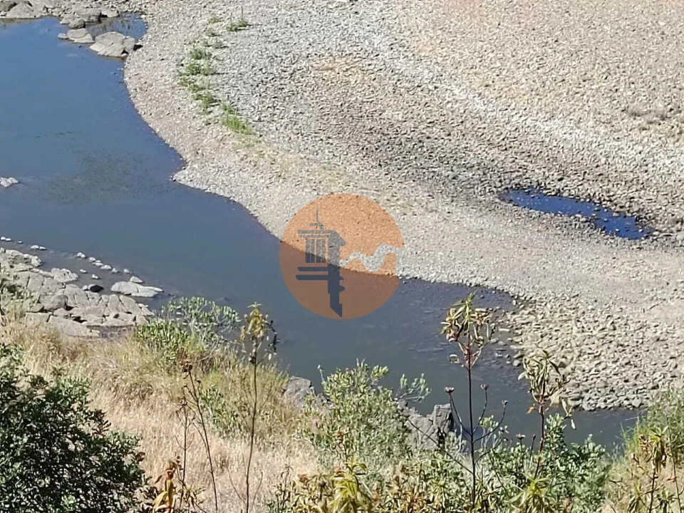 Terreno para Venda em Vaqueiros Foto 3