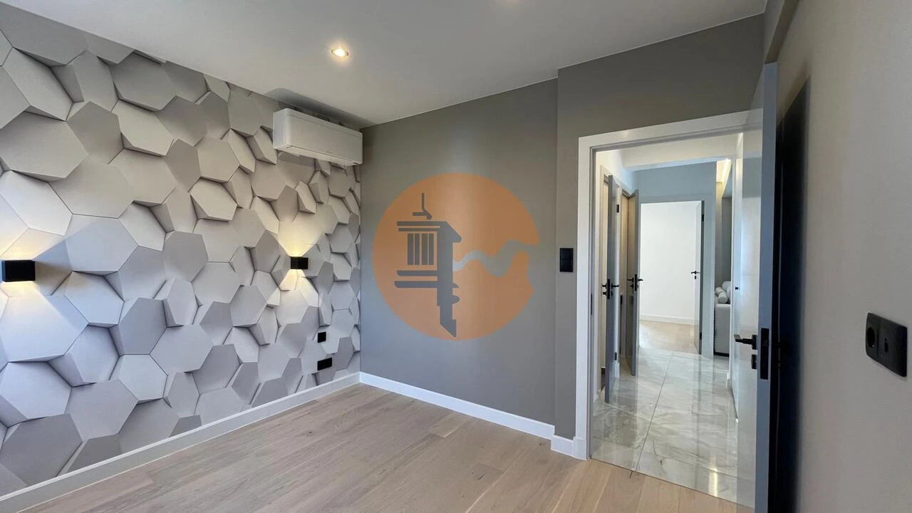 Apartamento T3 para Venda em Quarteira Foto 2
