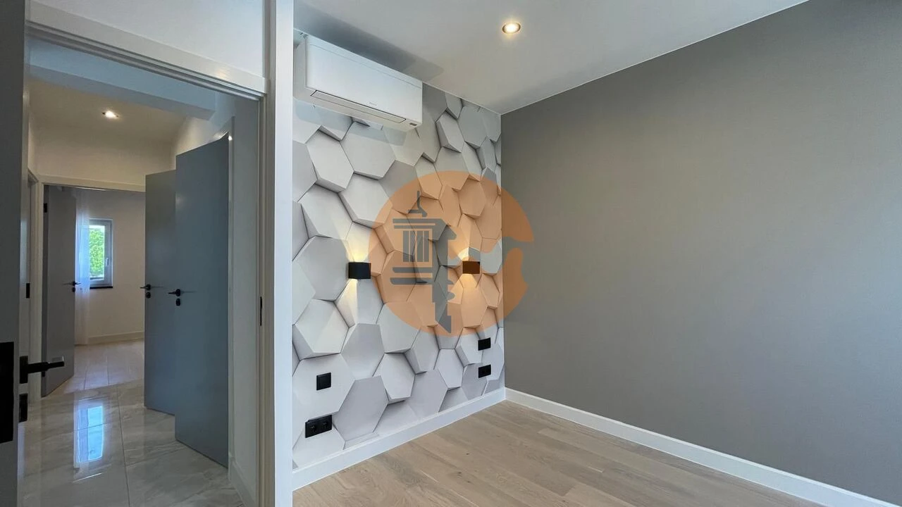 Apartamento T3 para Venda em Quarteira Foto 42