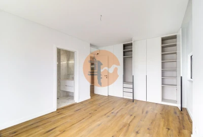 Apartamento T3 para Venda em Albufeira e Olhos de Água