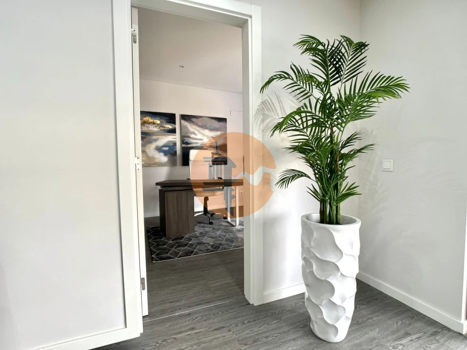 Apartamento T3 para Venda em Quelfes Foto 14