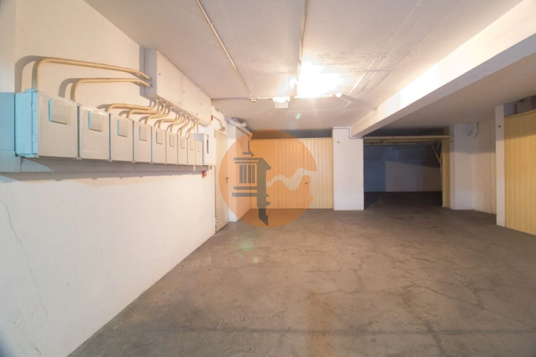 Garagem para Venda em Vila Real de Santo Antonio Foto 8