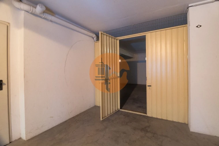 Garagem para Venda em Vila Real de Santo Antonio Foto 9