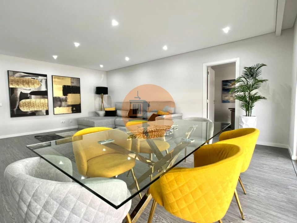Apartamento T3 para Venda em Quelfes Foto 5