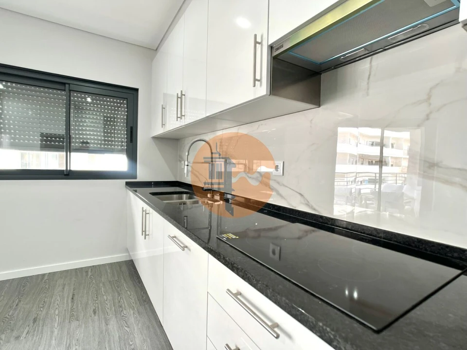 Apartamento T3 para Venda em Quelfes Foto 9