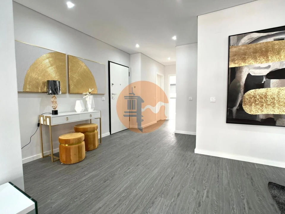 Apartamento T3 para Venda em Quelfes Foto 13