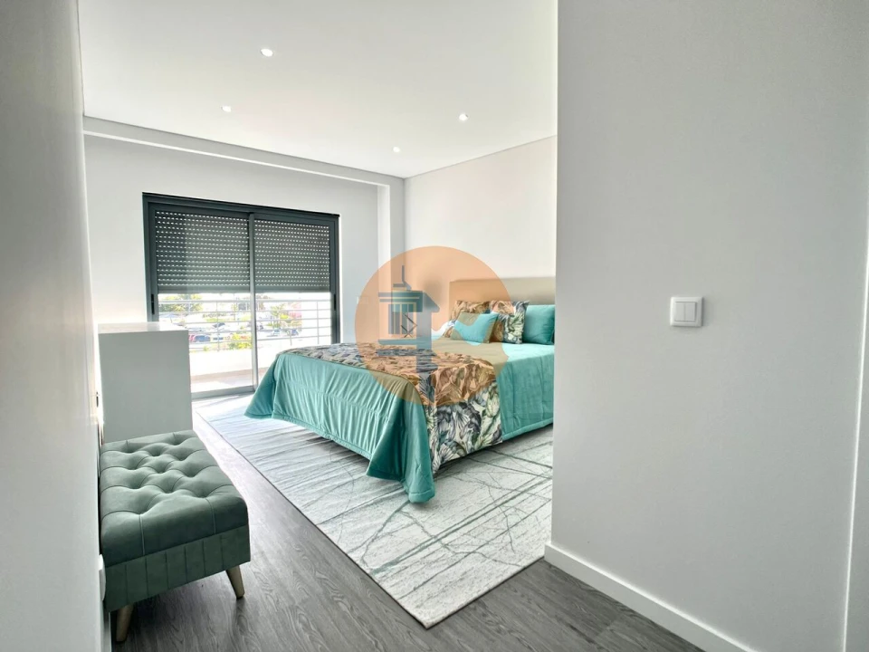 Apartamento T3 para Venda em Quelfes Foto 22