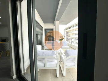 Apartamento T3 para Venda em Quelfes