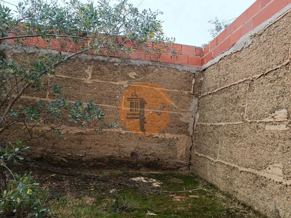 Moradia T1 para Venda em Santana de Cambas Foto 18