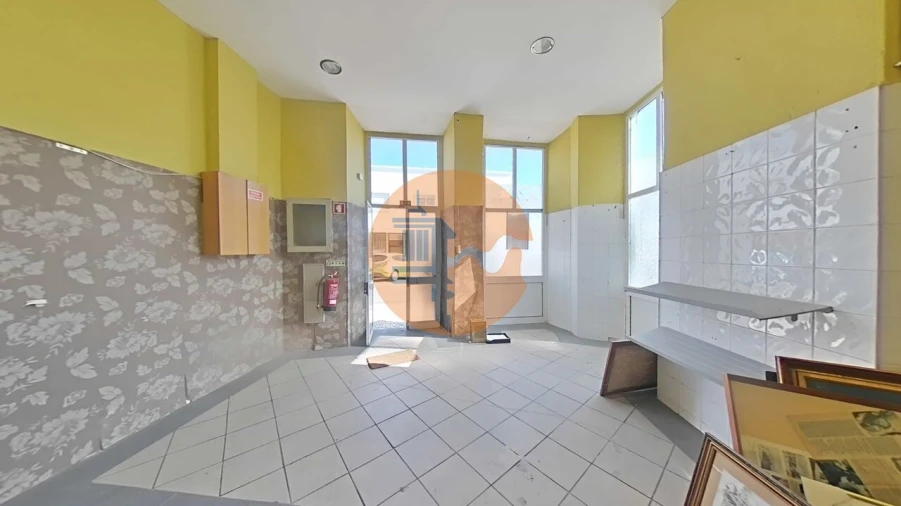 Loja para Venda em Olhão Foto 1