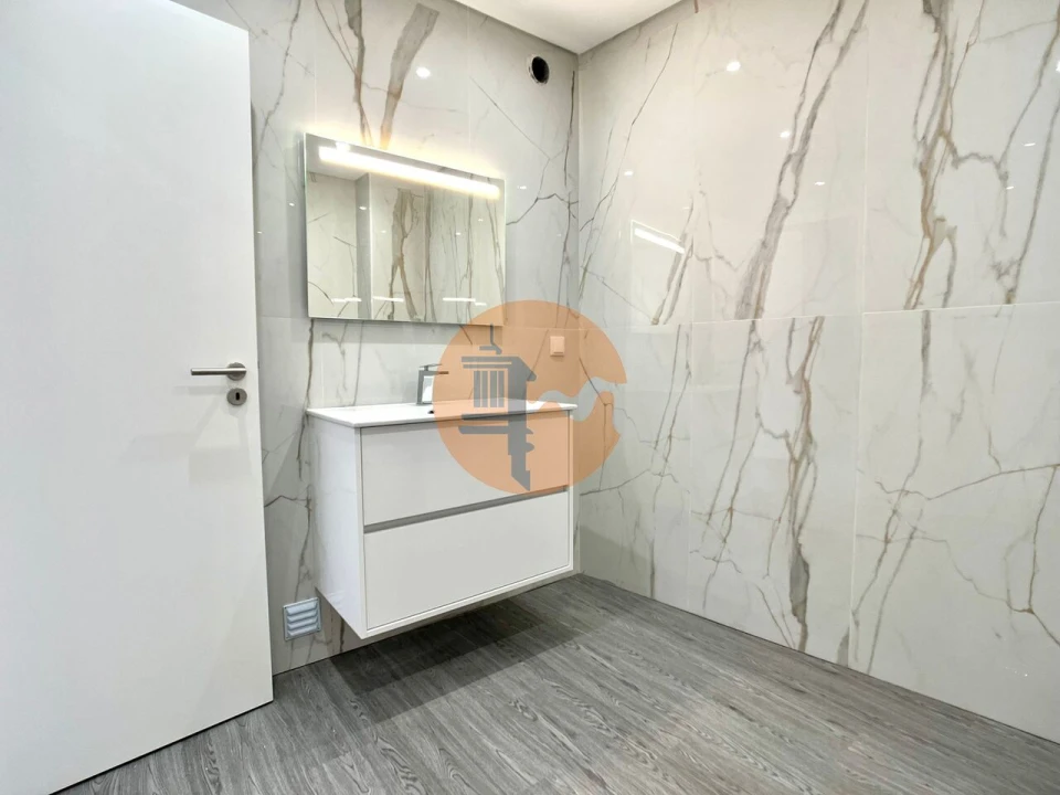 Apartamento T3 para Venda em Quelfes Foto 22
