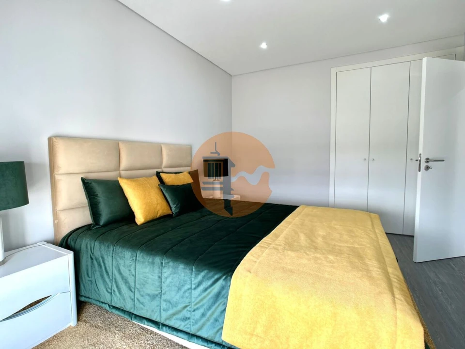Apartamento T3 para Venda em Quelfes Foto 26