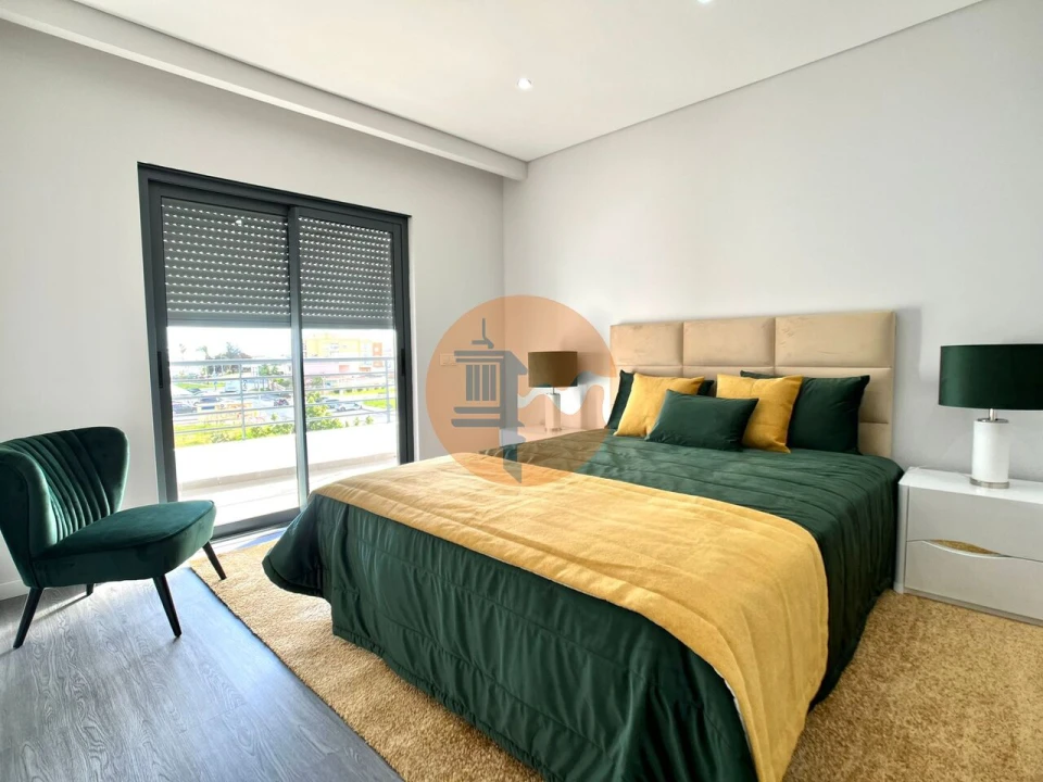Apartamento T3 para Venda em Quelfes Foto 27