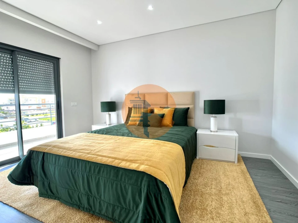 Apartamento T3 para Venda em Quelfes Foto 30