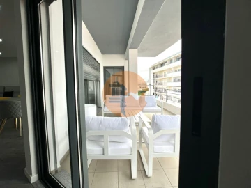 Apartamento T3 para Venda em Quelfes