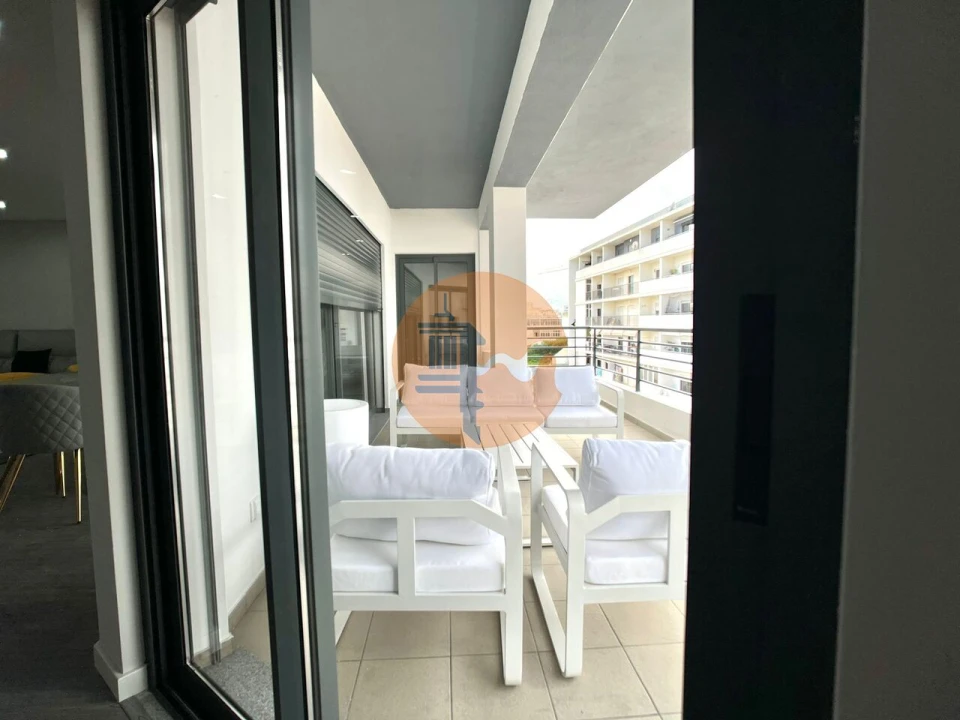 Apartamento T3 para Venda em Quelfes Foto 8