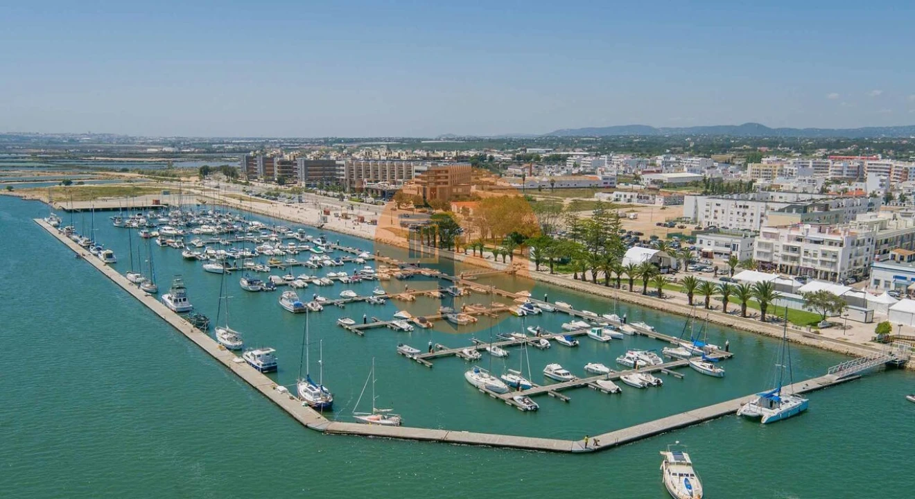 Apartamento T3 para Venda em Quelfes Foto 31