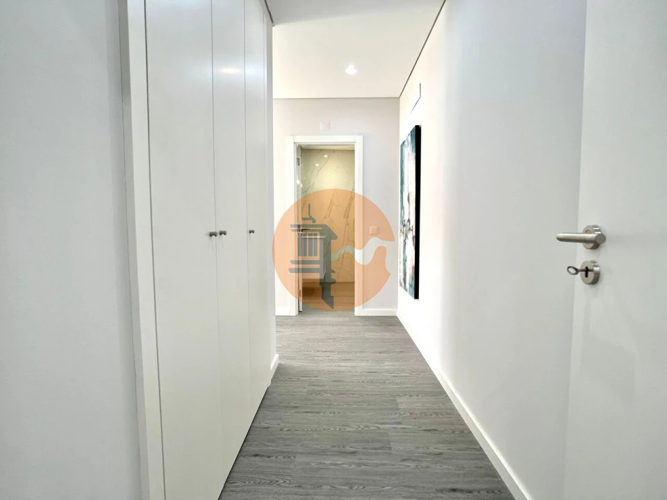 Apartamento T3 para Venda em Quelfes Foto 15