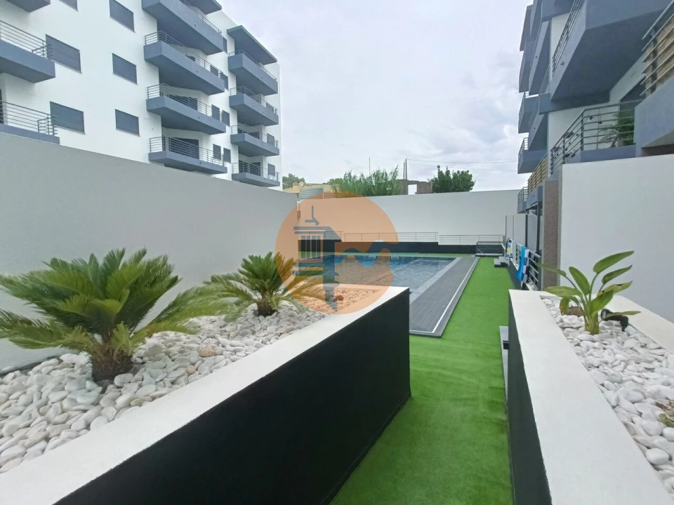 Apartamento T3 para Venda em Quelfes Foto 7