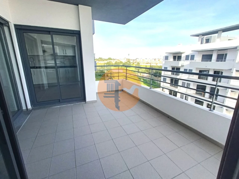 Apartamento T3 para Venda em Quelfes Foto 1