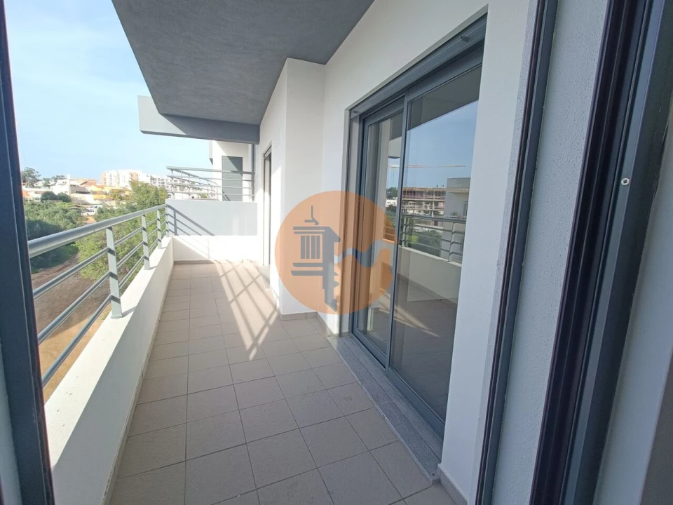 Apartamento T3 para Venda em Quelfes Foto 15