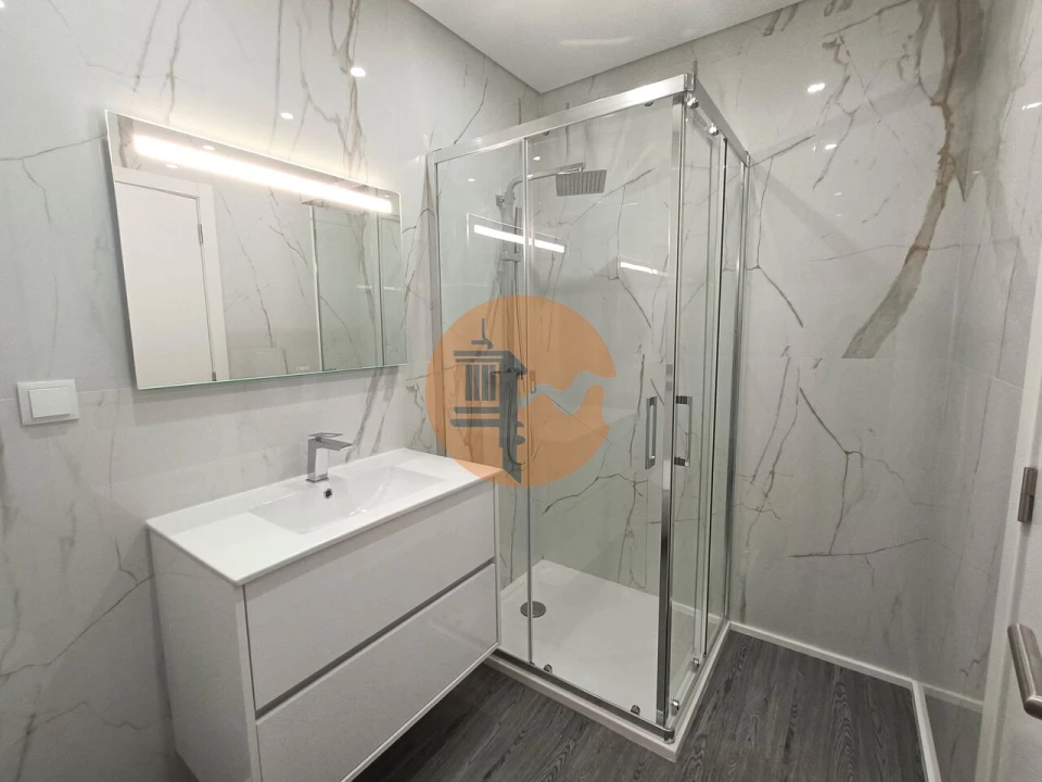 Apartamento T3 para Venda em Quelfes Foto 22