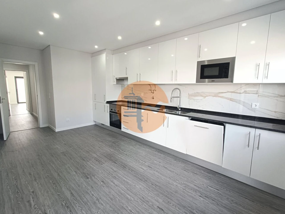 Apartamento T3 para Venda em Quelfes Foto 26
