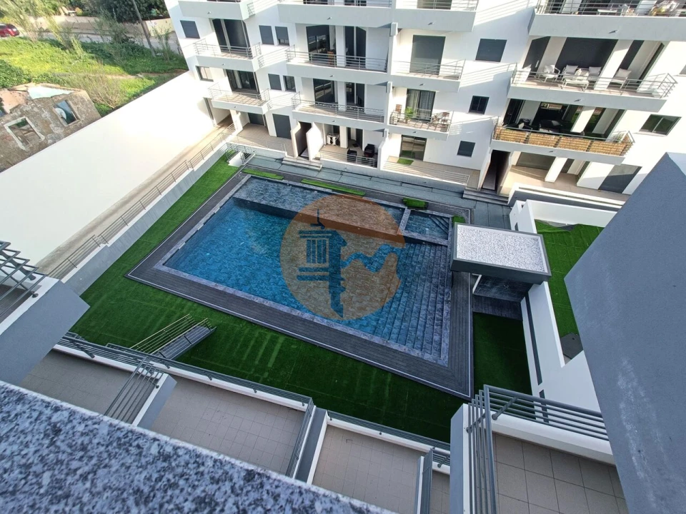 Apartamento T3 para Venda em Quelfes Foto 28