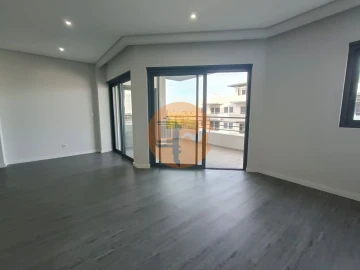 Apartamento T3 para Venda em Quelfes