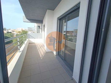 Apartamento T3 para Venda em Quelfes