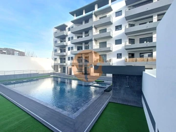 Apartamento T3 para Venda em Quelfes
