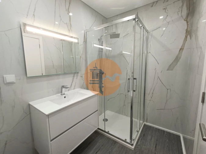 Apartamento T3 para Venda em Quelfes Foto 22