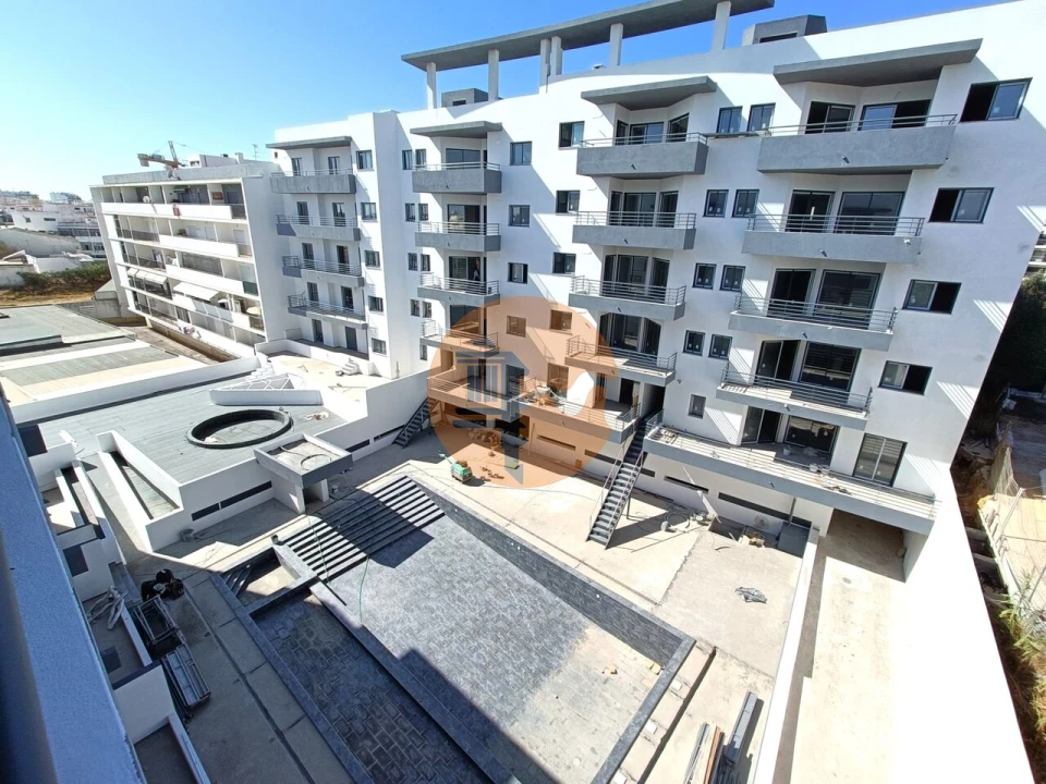 Apartamento T3 para Venda em Quelfes Foto 28