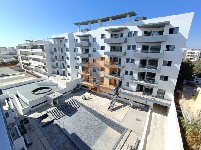 Apartamento T3 para Venda em Quelfes Foto 30