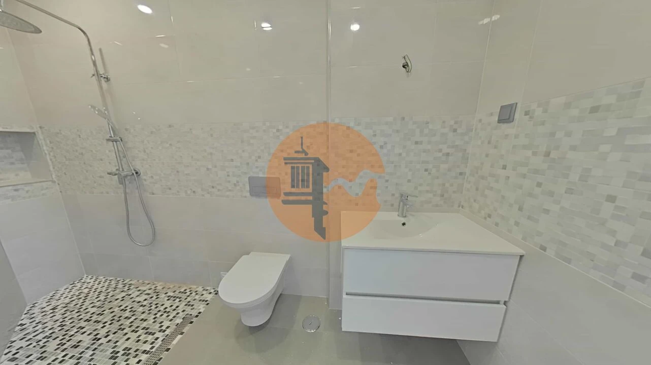 Moradia T5 para Venda em Castro Marim Foto 53