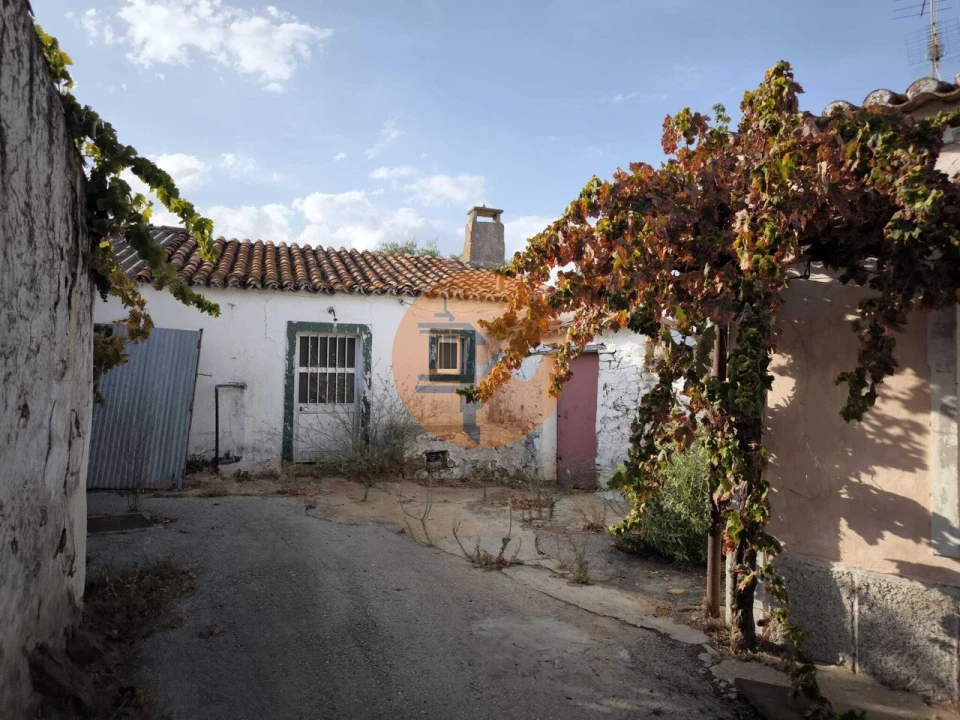 Moradia T3 para Venda em Odeleite Foto 2