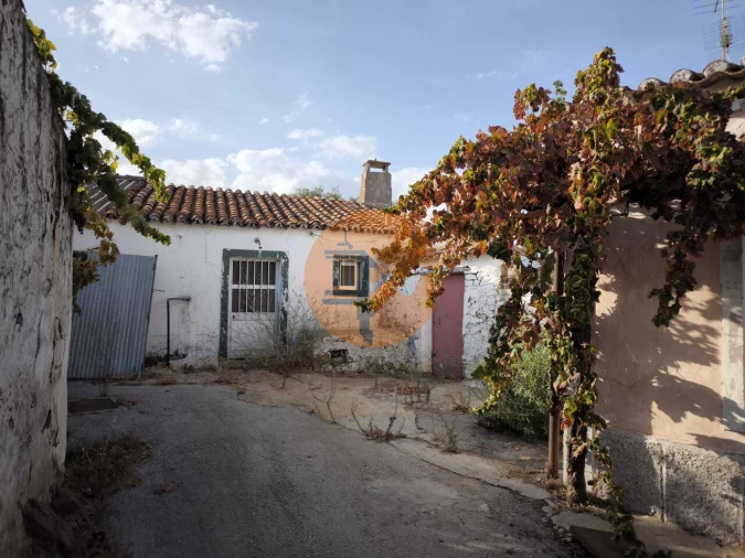 Moradia T3 para Venda em Odeleite Foto 2