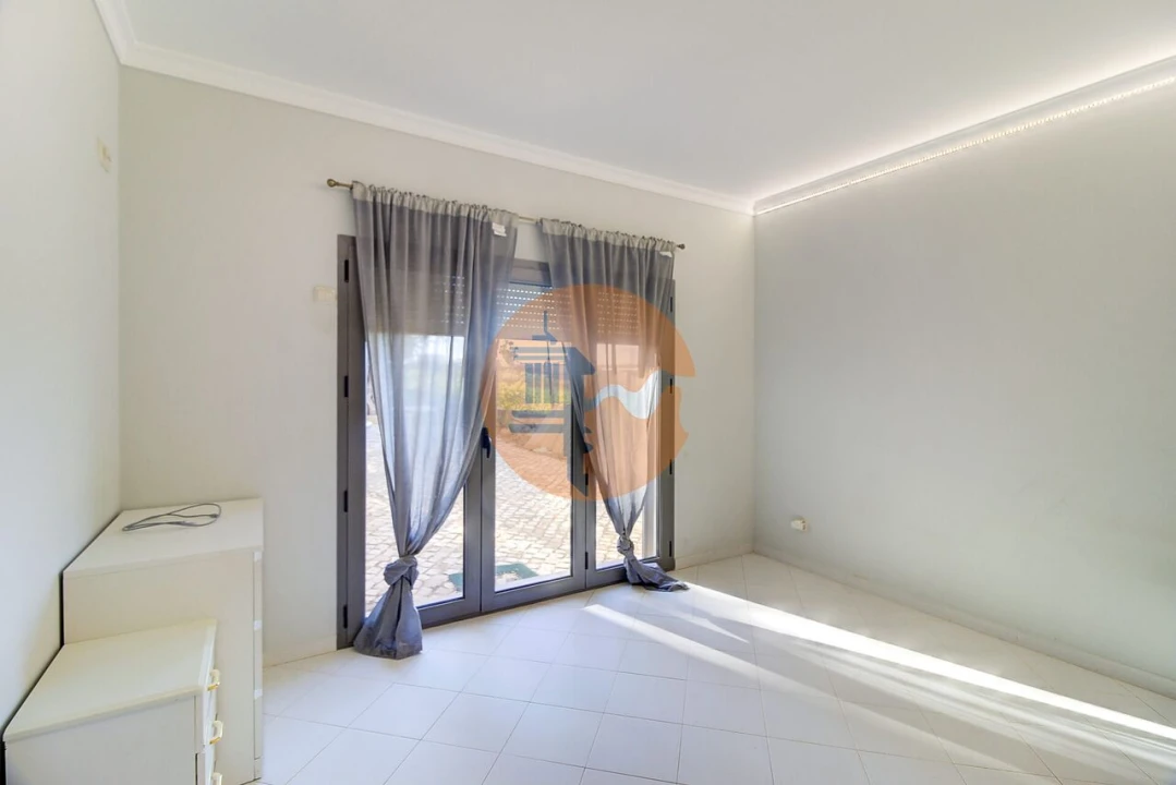 Moradia T4 para Venda em Altura Foto 11