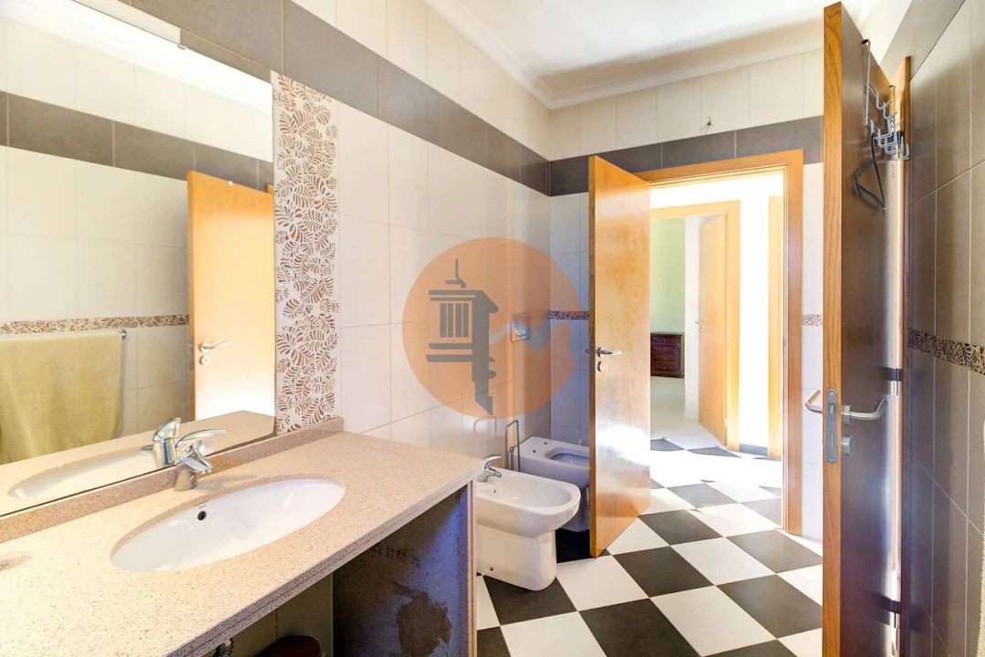 Moradia T4 para Venda em Altura Foto 17