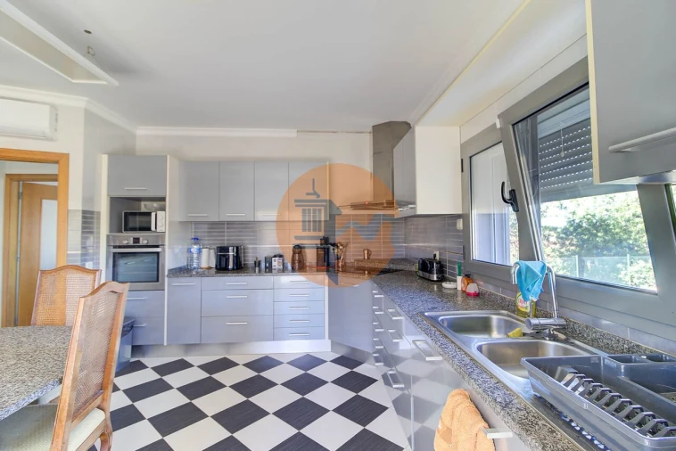 Moradia T4 para Venda em Altura Foto 3