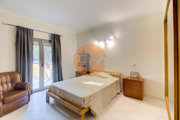 Moradia T4 para Venda em Altura Foto 4