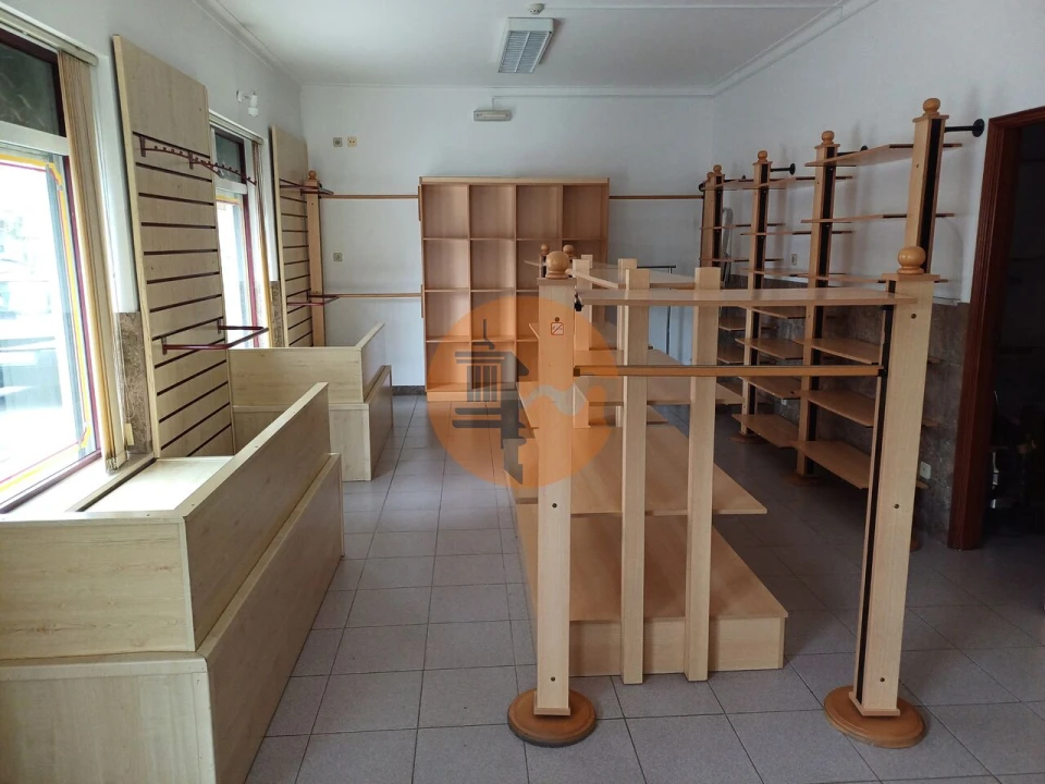 Loja para Arrendamento em Vila Real de Santo Antonio Foto 1