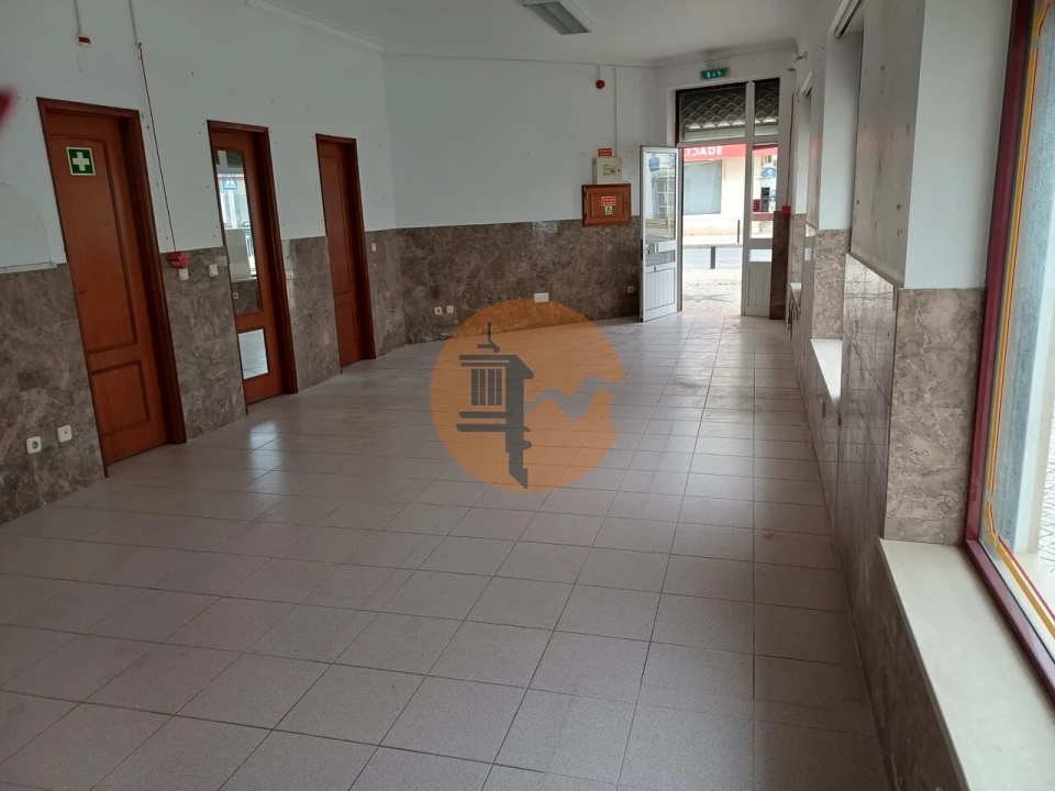 Loja para Arrendamento em Vila Real de Santo Antonio Foto 1