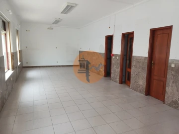 Loja para Arrendamento em Vila Real de Santo Antonio