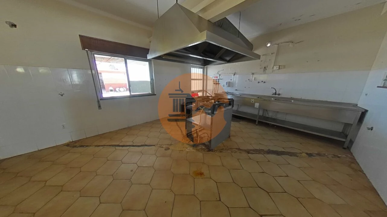 Prédio para Venda em Castro Marim Foto 57