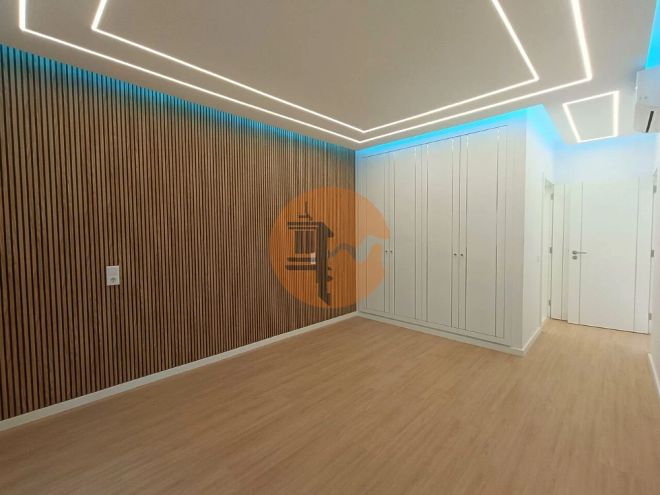 Apartamento T3 para Venda em Quarteira Foto 22
