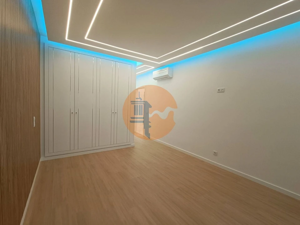 Apartamento T3 para Venda em Quarteira Foto 24