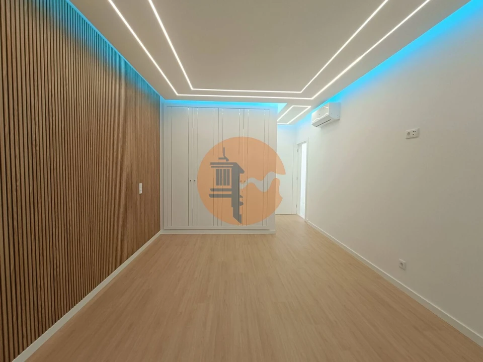 Apartamento T3 para Venda em Quarteira Foto 25