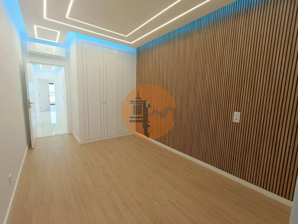Apartamento T3 para Venda em Quarteira Foto 28