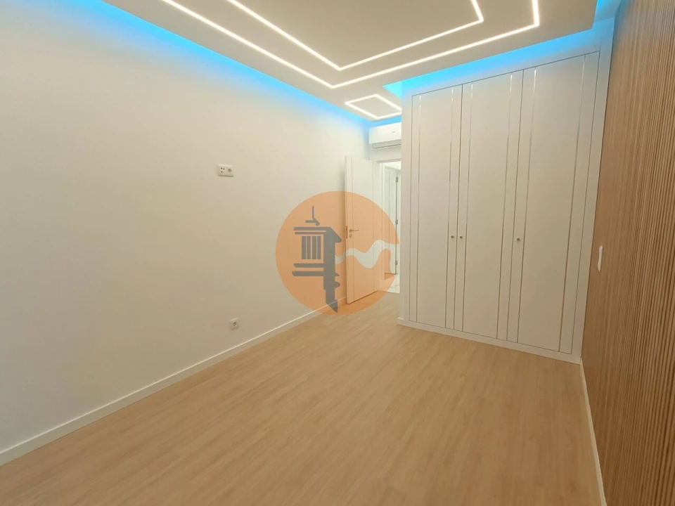 Apartamento T3 para Venda em Quarteira Foto 29